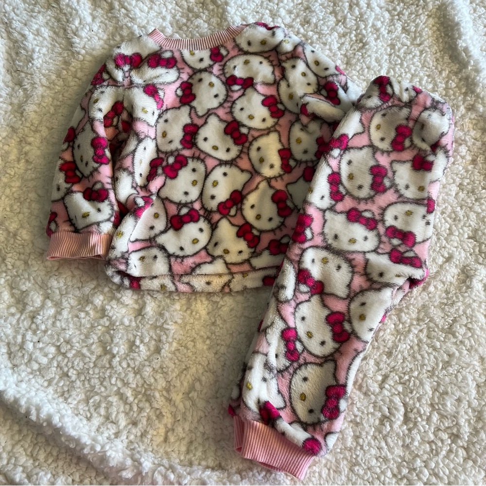 Hello Kitty Baby Girl Bundle Various Sizes 🎀 - Picture 2 of 9